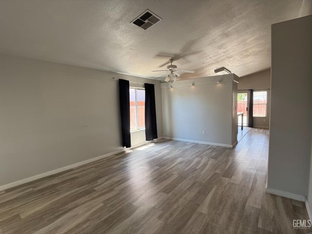 3519 Amur Maple Drive, Bakersfield, CA 93311