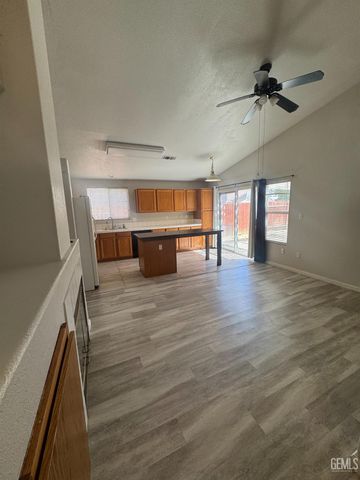 3519 Amur Maple Drive, Bakersfield, CA 93311