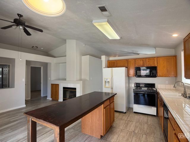 3519 Amur Maple Drive, Bakersfield, CA 93311
