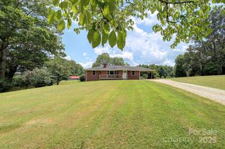 816 S Mills Gap Road, Hendersonville, NC 28792
