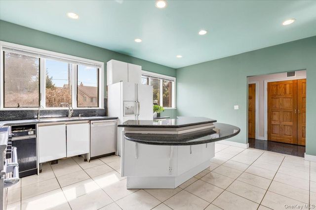 80 Dorset Road, Scarsdale, NY 10583