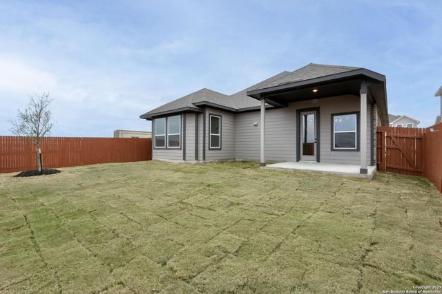 163 Heidi Hill, Castroville, TX 78009