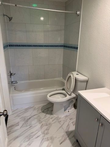 2118 Prairie Creek Trail, Garland, TX 75040