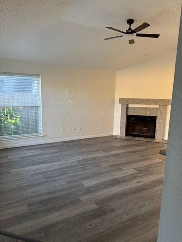 2118 Prairie Creek Trail, Garland, TX 75040