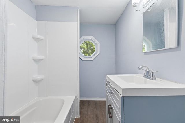 110 MIDDLE AVE, Millville, NJ 08332