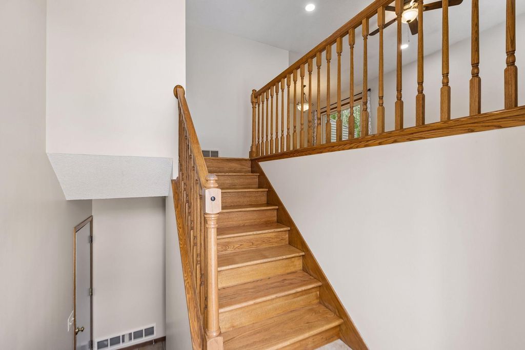 533 Ravoux Road, Chaska, MN 55318 — photo 3