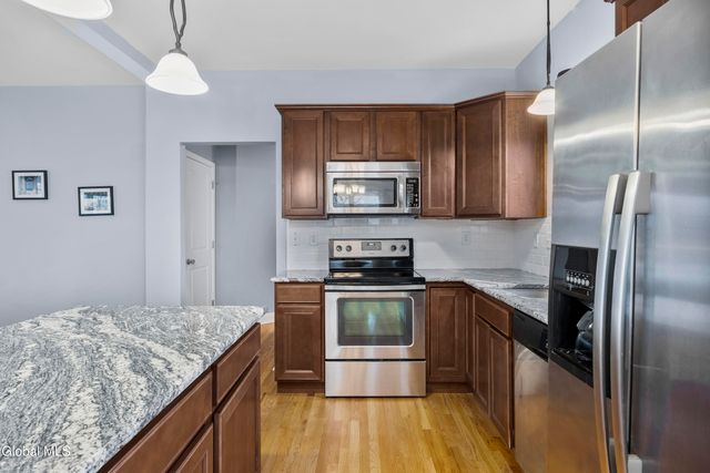 245 N Alandale Avenue, Niskayuna, NY 12304