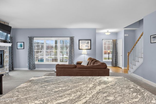 245 N Alandale Avenue, Niskayuna, NY 12304