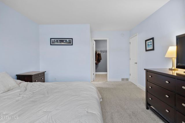 245 N Alandale Avenue, Niskayuna, NY 12304