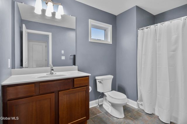 245 N Alandale Avenue, Niskayuna, NY 12304