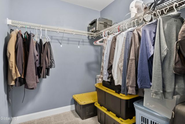 245 N Alandale Avenue, Niskayuna, NY 12304