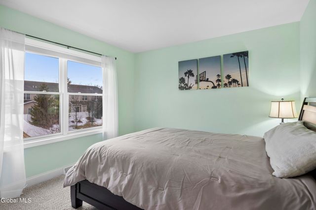 245 N Alandale Avenue, Niskayuna, NY 12304