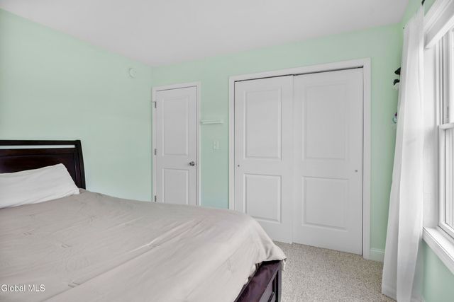 245 N Alandale Avenue, Niskayuna, NY 12304