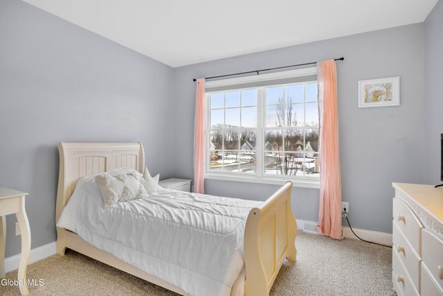 245 N Alandale Avenue, Niskayuna, NY 12304