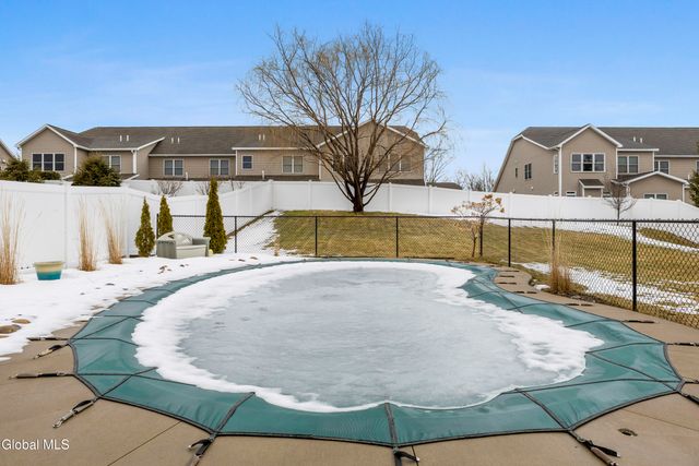 245 N Alandale Avenue, Niskayuna, NY 12304