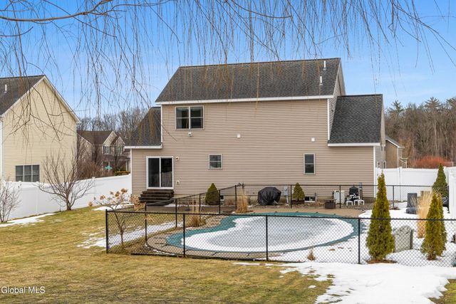 245 N Alandale Avenue, Niskayuna, NY 12304