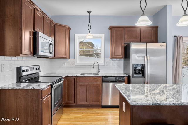 245 N Alandale Avenue, Niskayuna, NY 12304