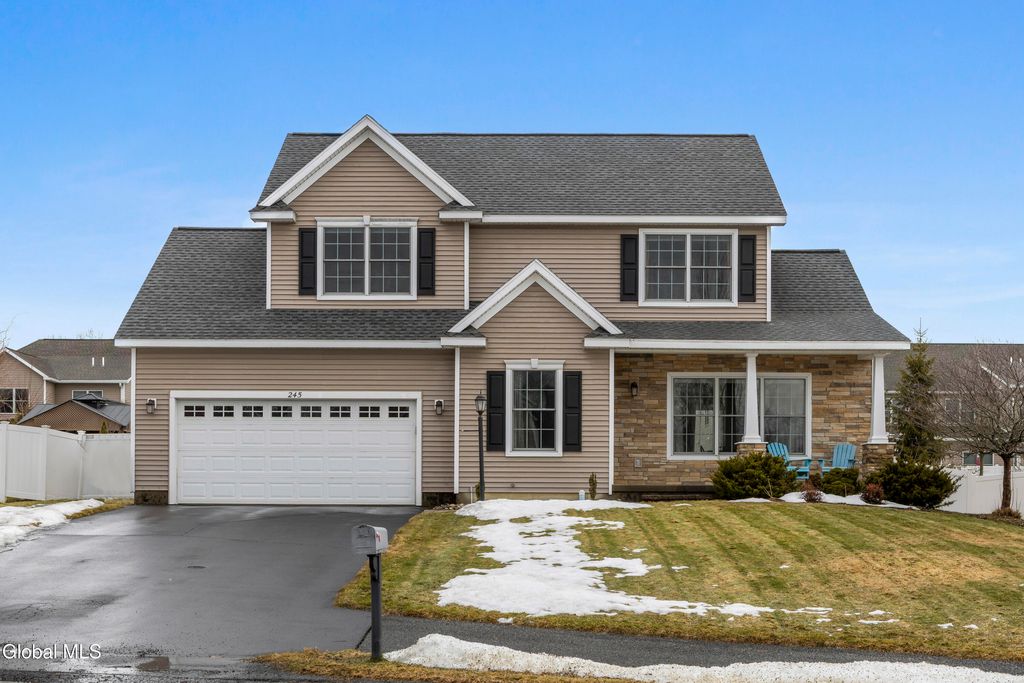 245 N Alandale Avenue, Niskayuna, NY 12304