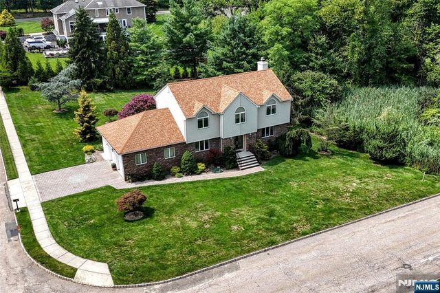 13 Bryan Court, Wayne, NJ 07470