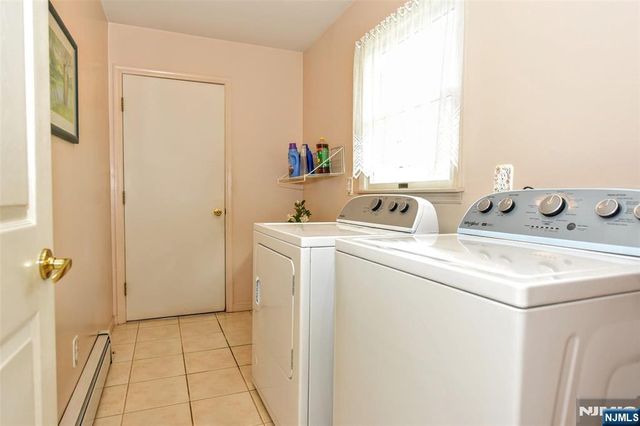 13 Bryan Court, Wayne, NJ 07470