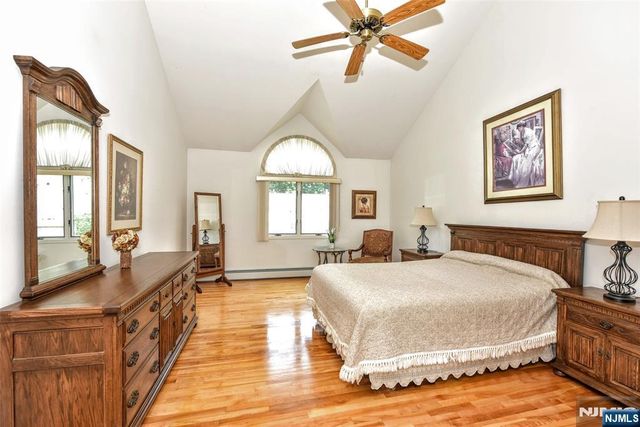 13 Bryan Court, Wayne, NJ 07470