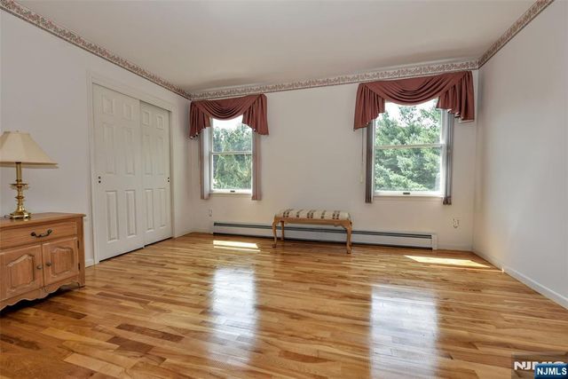 13 Bryan Court, Wayne, NJ 07470