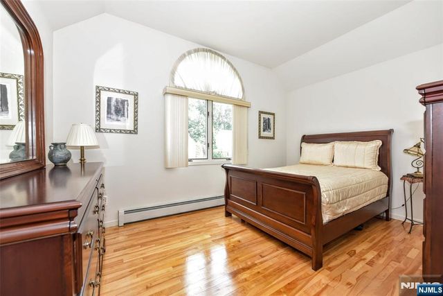 13 Bryan Court, Wayne, NJ 07470