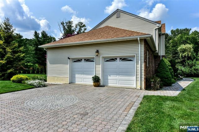 13 Bryan Court, Wayne, NJ 07470