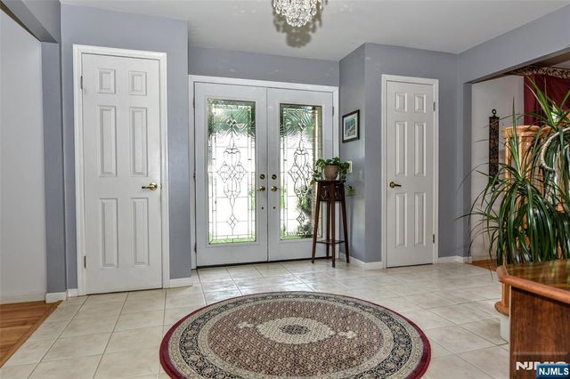 13 Bryan Court, Wayne, NJ 07470