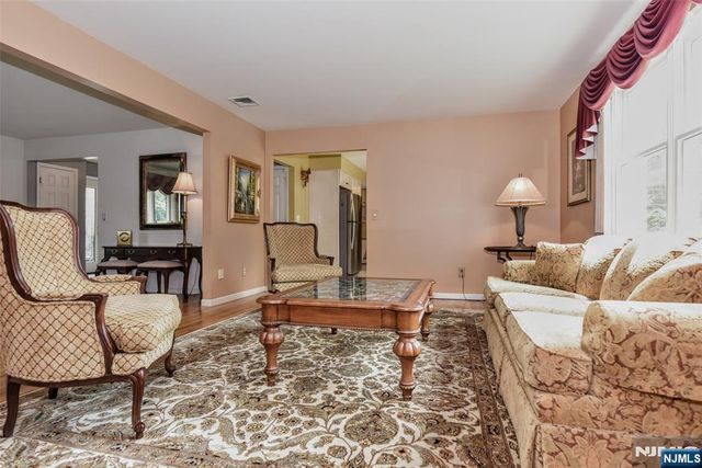 13 Bryan Court, Wayne, NJ 07470