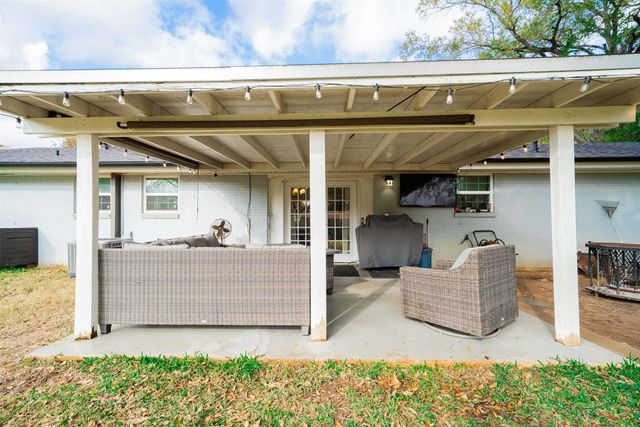 1312 Andrews St, Kilgore, TX 75662