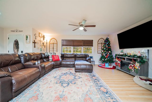 1312 Andrews St, Kilgore, TX 75662