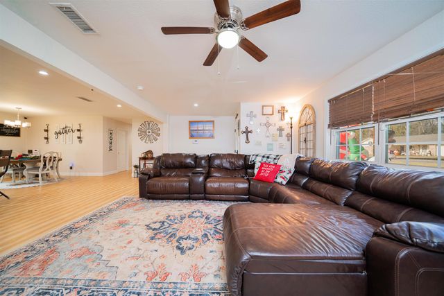 1312 Andrews St, Kilgore, TX 75662