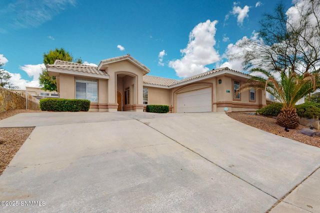 1529 Pebble Beach Road, Las Cruces, NM 88011