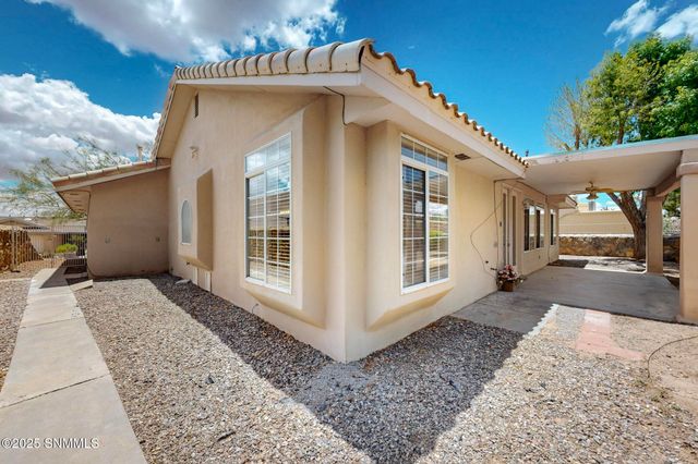 1529 Pebble Beach Road, Las Cruces, NM 88011
