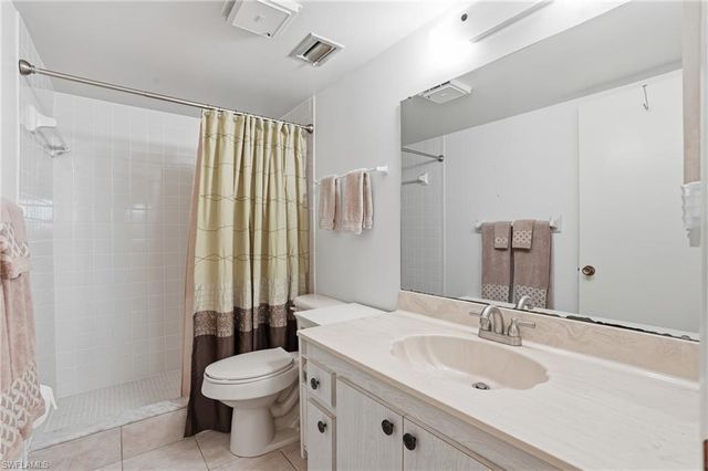 5451 Rattlesnake Hamm RD D-108, Naples, FL 34113