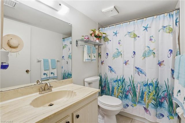 5451 Rattlesnake Hamm RD D-108, Naples, FL 34113