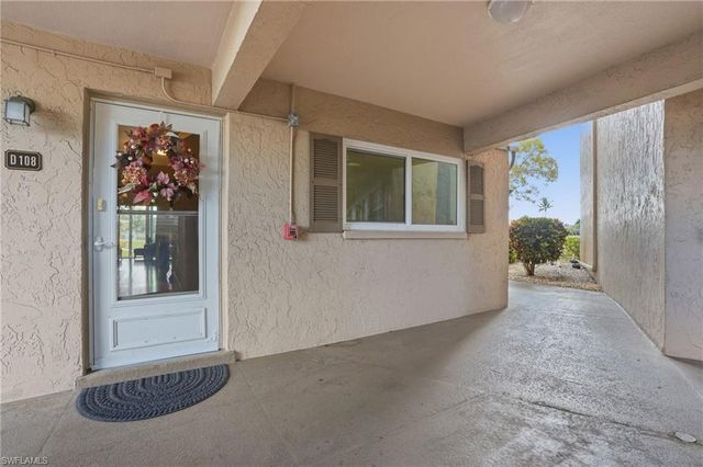 5451 Rattlesnake Hamm RD D-108, Naples, FL 34113