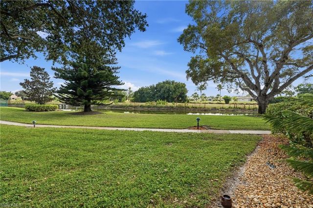 5451 Rattlesnake Hamm RD D-108, Naples, FL 34113