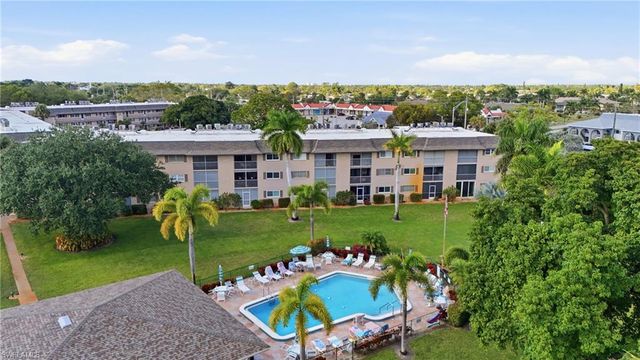 5451 Rattlesnake Hamm RD D-108, Naples, FL 34113