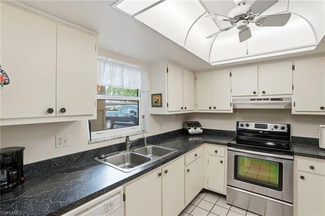 5451 Rattlesnake Hamm RD D-108, Naples, FL 34113