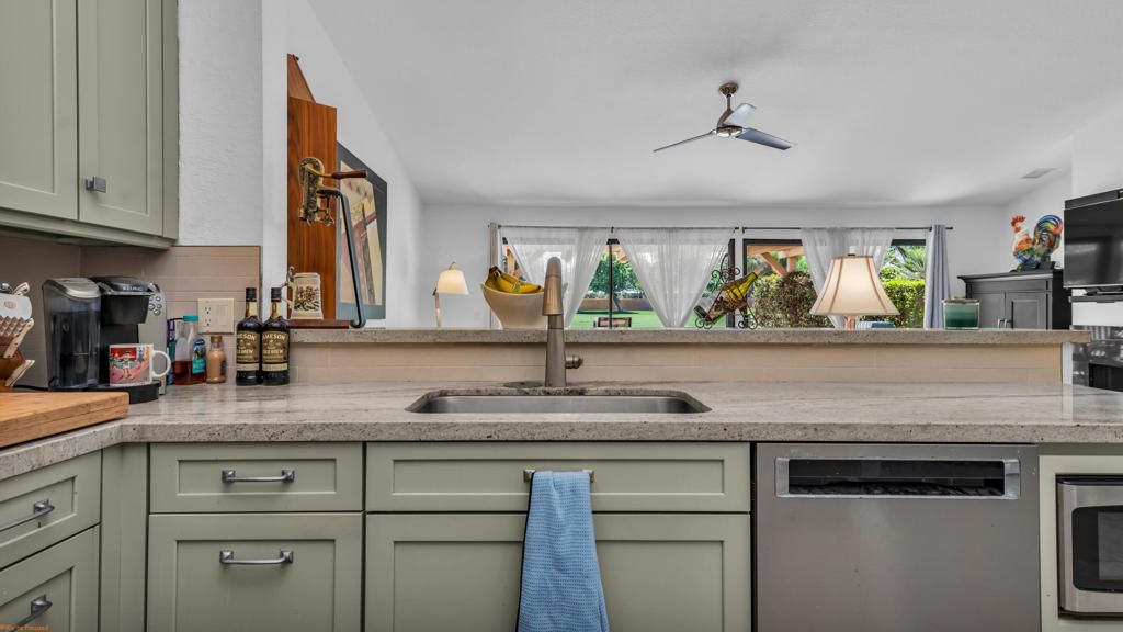 Image 10 of property listing at 77673 Woodhaven Drive S, Palm Desert, CA 92211