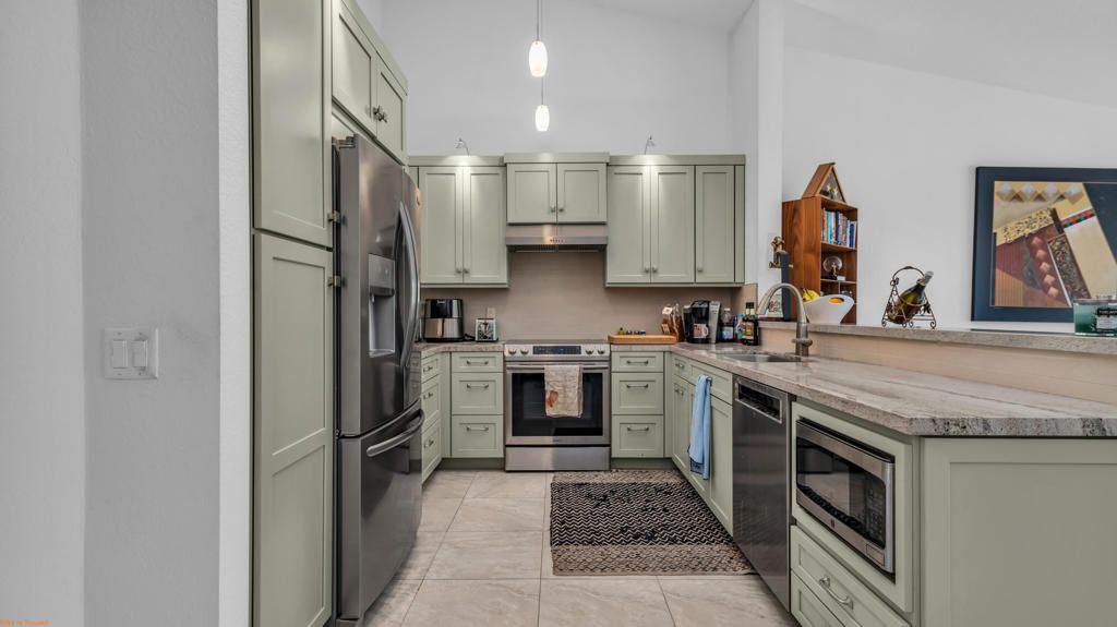 Image 2 of property listing at 77673 Woodhaven Drive S, Palm Desert, CA 92211