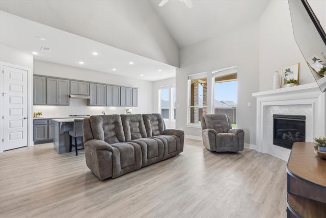 1108 Claiborne Drive, Aubrey, TX 76227