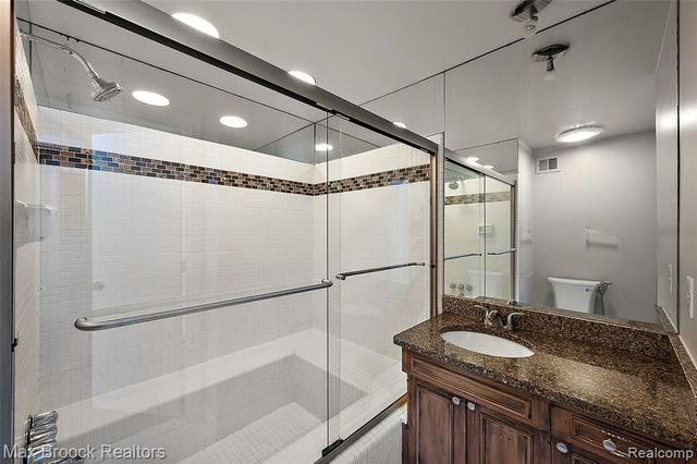 7139 Creeks Crossing, West Bloomfield, MI 48322