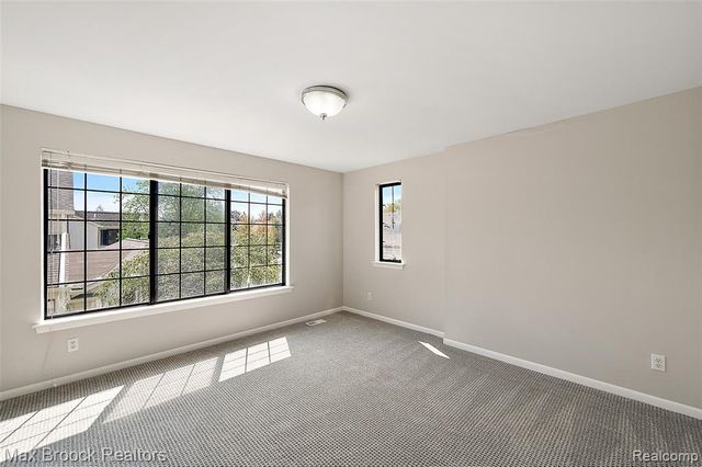 7139 Creeks Crossing, West Bloomfield, MI 48322