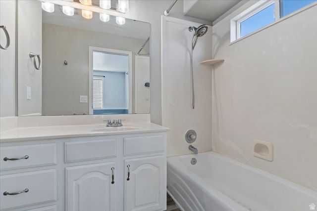 5244 W SHAGGY PEAK DR, Riverton, UT 84096