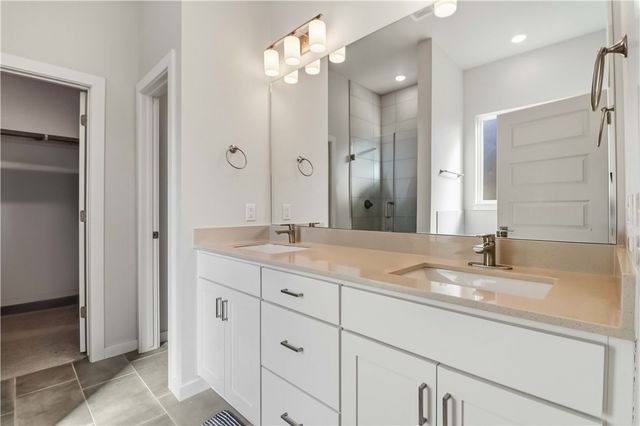 5401 SW Firethorn Lane, Bentonville, AR 72713