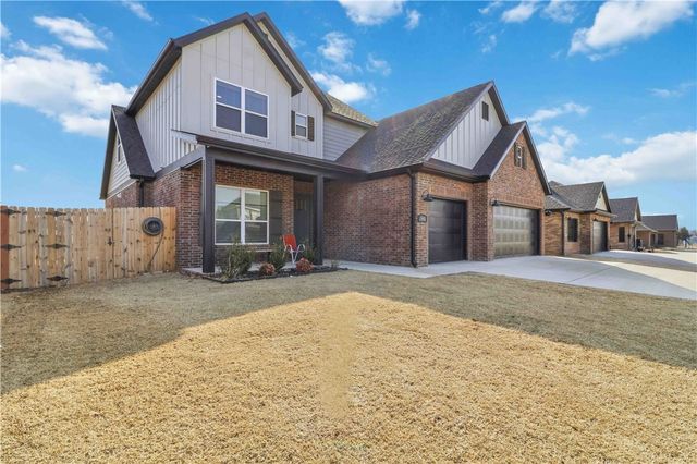 5401 SW Firethorn Lane, Bentonville, AR 72713