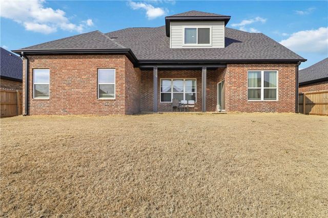 5401 SW Firethorn Lane, Bentonville, AR 72713